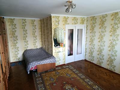 квартира за адресою Романа Шухевича просп. (Генерала Ватутіна), 30