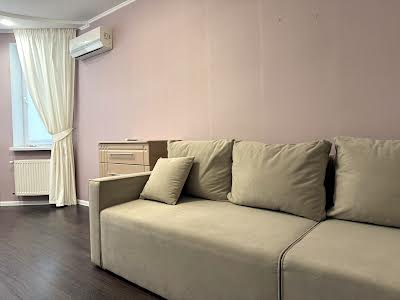 квартира по адресу с. Софиевская борщаговка, Миру ул., 30