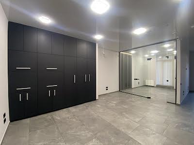комерційна за адресою Київ, Жилянська вул., 68