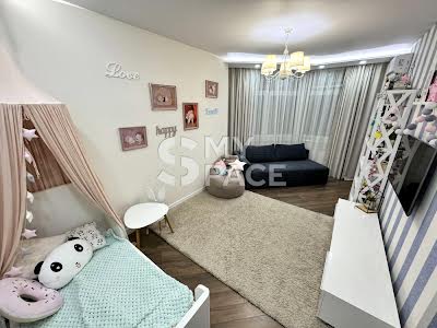 квартира за адресою Анни Ахматової вул., 22