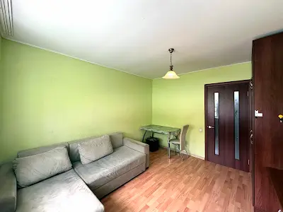 квартира за адресою Київ, Верховинна вул., 80-А