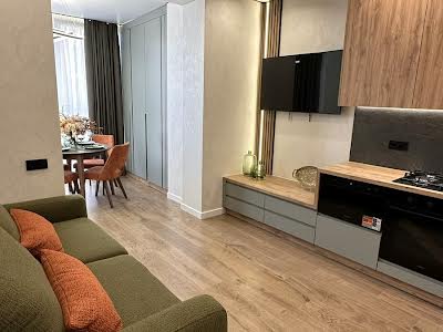 квартира за адресою Молодіжна вул., 8