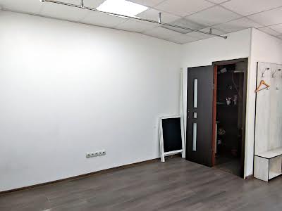 комерційна за адресою Антоновича вул. (Горького), 170/172