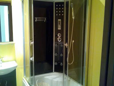 квартира за адресою Теплична вул., 42