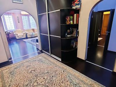 квартира за адресою Срібнокільська вул., 3-А