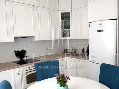 квартира за адресою Дегтярна вул., 7