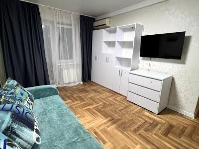 квартира за адресою Дніпровська набережна вул., 7-А