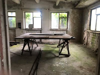 комерційна за адресою Бориспільська вул., 17