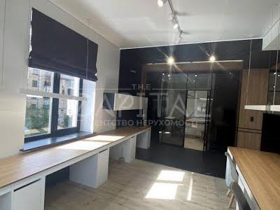 комерційна за адресою Бессарабська пл., 5