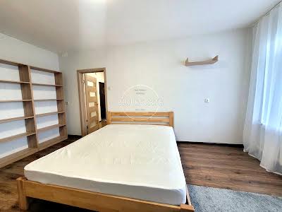 квартира по адресу Драгоманова ул., 8-Б