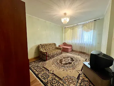 квартира за адресою Ревуцького вул., 7-В