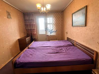 квартира по адресу Ревуцкого ул., 8