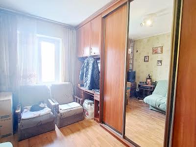 квартира за адресою Ревуцького вул., 18