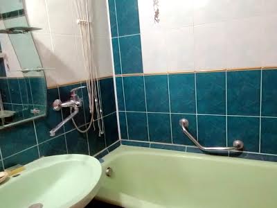 квартира за адресою Каштанова вул., 5