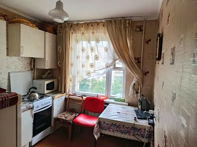 квартира за адресою Романа Шухевича просп. (Генерала Ватутіна), 30