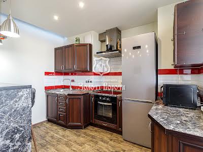 квартира за адресою Боголюбова вул., 8