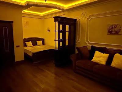 квартира за адресою Панаса Мирного вул., 17