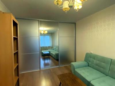 квартира за адресою Паркова вул., 76