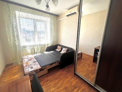 квартира за адресою Межигірська вул., 50
