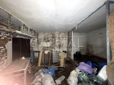комерційна за адресою Уманська вул., 25