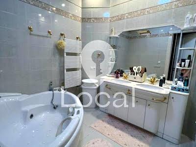 квартира за адресою Заньковецької вул., 6