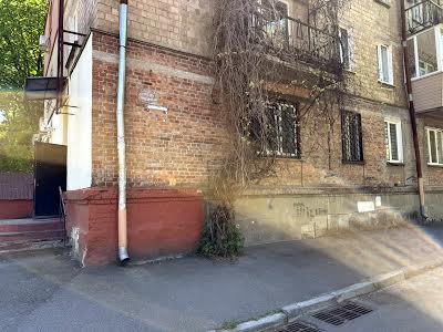 коммерческая по адресу Киев, Святославская ул., 15
