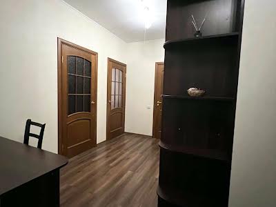 квартира за адресою Анни Ахматової вул., 22