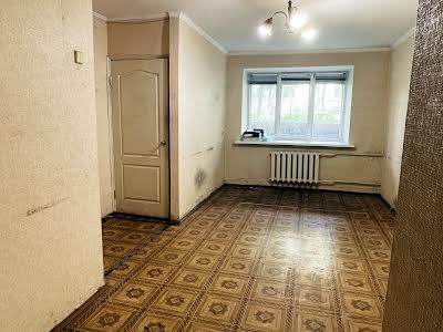 комерційна за адресою Естонська вул., 1/5