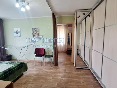 квартира за адресою Верховної Ради бульв., 18