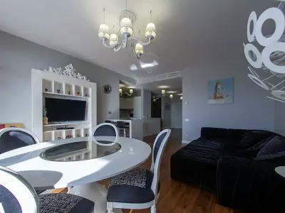 квартира за адресою Раїси Окіпної вул., 18