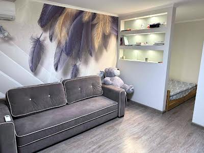 квартира за адресою Астрономічна вул., 35Г