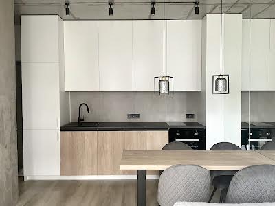 квартира за адресою Салютна вул., 2к8