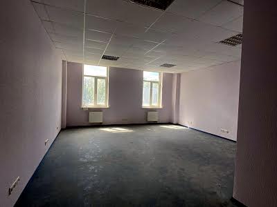 комерційна за адресою Світлицького вул., 35