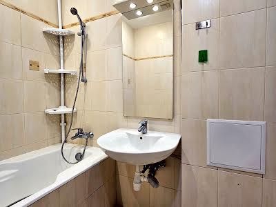 квартира за адресою Панаса Мирного вул., 8