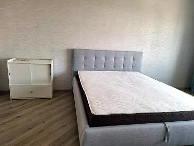 квартира за адресою Авіаконструктора Ігоря Сікорського вул. (Танкова), 4д