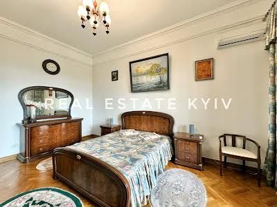 квартира за адресою Десятинна вул., 10
