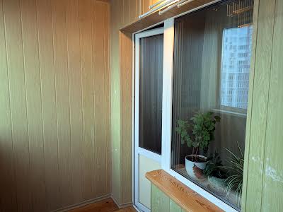 квартира за адресою Драгоманова вул., 1-Б