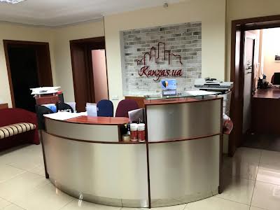 комерційна за адресою Оболонська набережна вул., 7