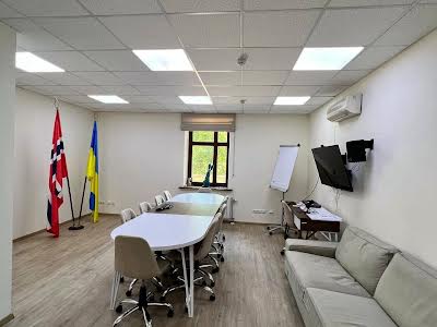 комерційна за адресою Лисенка вул., 2-А