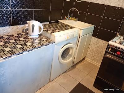 квартира за адресою Київ, Салютна вул., 21