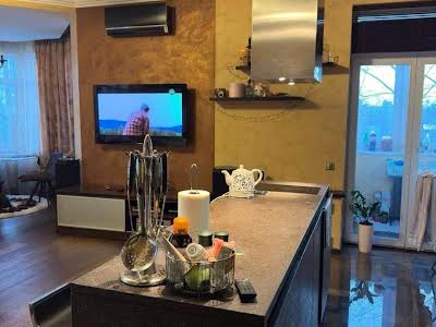 квартира по адресу Строителей ул., 30
