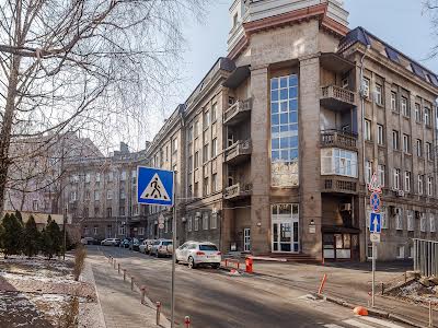 комерційна за адресою Круглоуніверситетська вул., 18/2