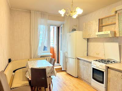 квартира за адресою Київ, Драгоманова вул., 17