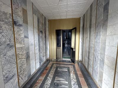 коммерческая по адресу с. Требухов, Броварська, 1а