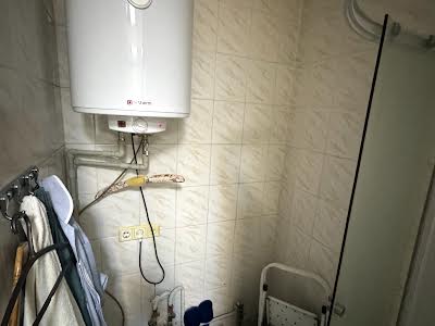 комерційна за адресою Київ, Академіка Булаховського вул., 5-В