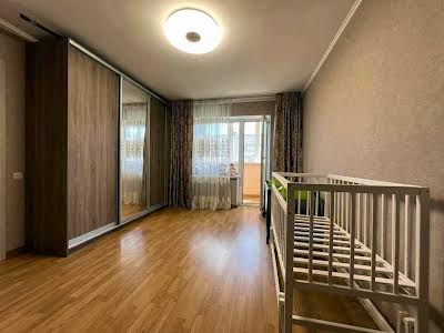 квартира за адресою Симиренка вул., 24-А