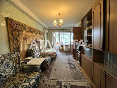 квартира за адресою Космонавтів вул., 4