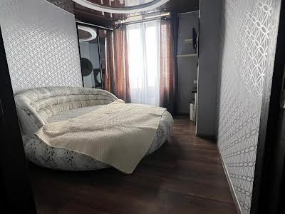 квартира за адресою Богатирська вул., 6-А