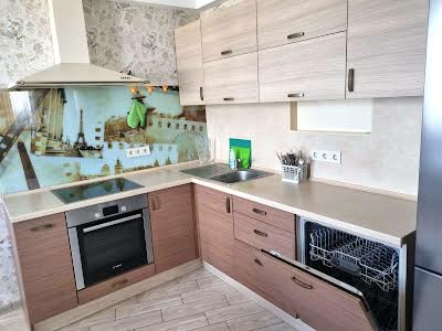 квартира за адресою Авіаконструктора Ігоря Сікорського вул. (Танкова), 1 а