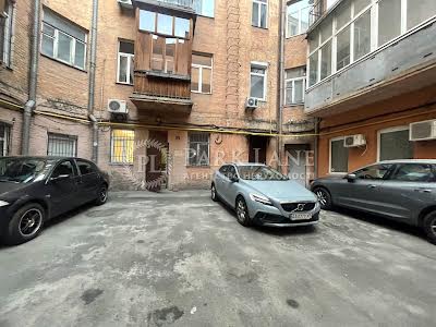 квартира за адресою Мала Житомирська вул., 5